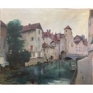 The Banks Of The Thiou And The Morand Bridge In Annecy.