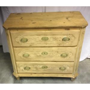 18th Century Chest Of Drawers In Fir