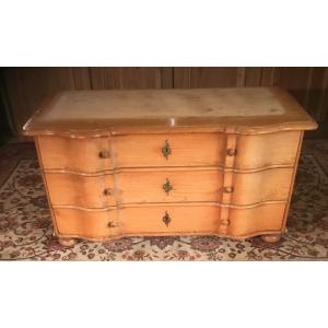 Crossbow Chest Of Drawers 18th Century Fir