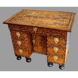 18th Century Money Changer's Desk