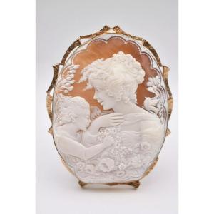 Large High Quality 9ct Gold Mounted Table Top Shell Cameo By R. Pernice 9.5 Cm