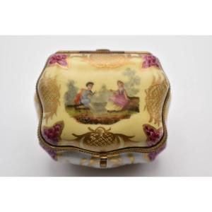 1732 – 1773 Antique Meissen Hand Painted Trinket Jewellery Box