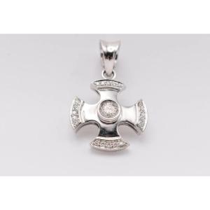Mid Century 18ct White Gold & 20 Diamonds Encrusted Maltese Style Cross Pendant