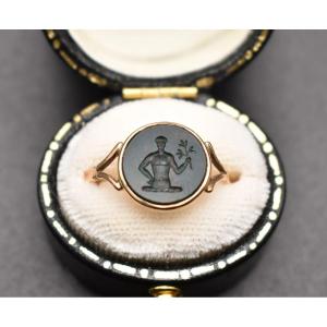 Georgian 15ct Gold Intaglio Ring – Classical Figure With Olive Branch Circa 1800
