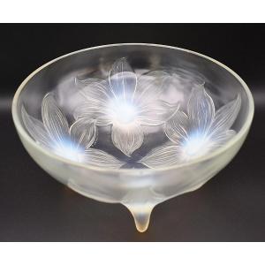 R. Lalique Art Deco Lys Footed Bowl Decorated W/ 4 Large Flower Heads Circa 1924