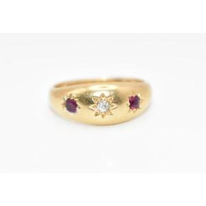 A Victorian 1897 18ct Gold Gipsy Set 3 Stone Old Cut Ruby & Diamond Ring Size: K