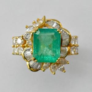 A Vintage 18ct Yellow Gold 4.5 Carat Columbian Emerald & 2.6 Carat Diamond Ring