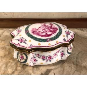 Porcelain Candy Box Decorated With A Putto Musician Around 1900 