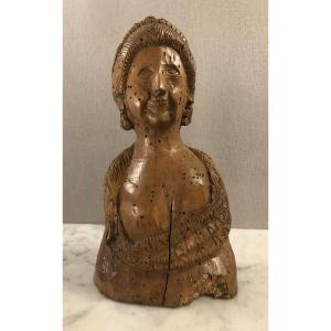 18th Century High Quality Carved And Waxed Wooden Bust Of A Lady 