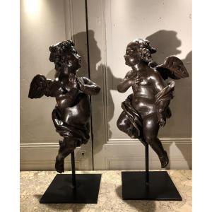 Pair Of Carved And Waxed Wooden Angels, 18th Century 