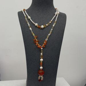 Vintage Cream And Carnelian Pearl Necklace