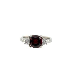 Platinum 1.88ct Garnet And Diamond Ring Set With 0.33ct Tapered Diamonds