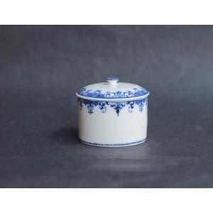Large Saint-cloud Porcelain Eyeshadow Pot With Blue Camaïeu Decor, 18th Century