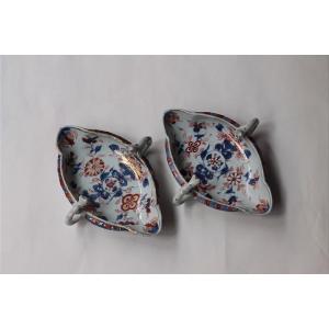 Pair Of Chinese Porcelain Sauce Boats With Imari Decoration. Late 17th Century.