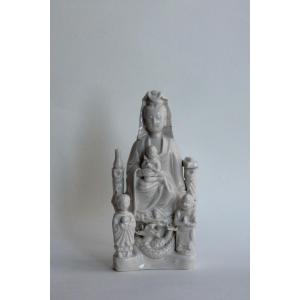 Statuette Of Guanyin In So-called "white China" Porcelain From Dehua, Kangxi Period (1662-1722).