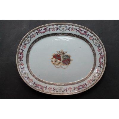 China Porcelain Dish With Coat Of Arms, 18th Century