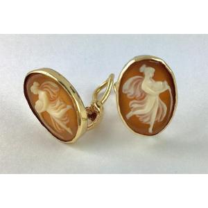 Antique Style Yellow Gold Shell Cameo Clip-on Earrings