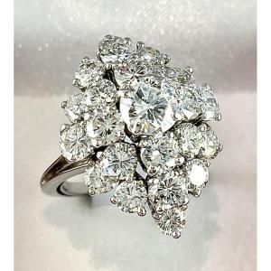 Marquise Ring Paved With Brilliant Cut Diamonds In Relief On White Gold And Platinum