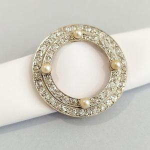 Brooch Diamonds, Pearls, 18 K Gold And Platinum. Around 1900.