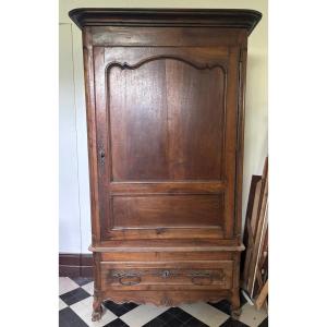 Walnut Bonnetiere