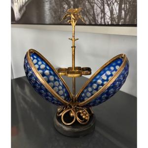 Important Fabergé Egg-shaped Perfume Box