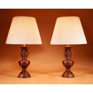 Elegant Pair Of Fine Japanese Bronze Table Lamps, Meiji (1868-1912)