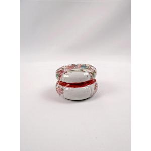 Chinese Porcelain Candy Dish From Jingdezhen With Japanese-style Decoration Of Geishas