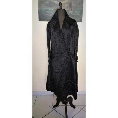 19th Century Silk Dressing Gown Or Interior