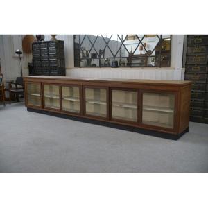 Large Counter/trade Sideboard With Sliding Glass Doors