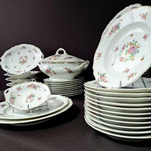 Limoges Porcelain Table Service: 20th Century