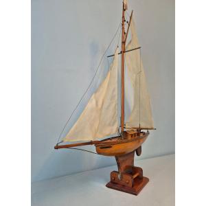 Sailboat Model: Basin Model.