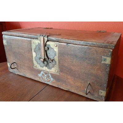 Box Called Camel Driver.