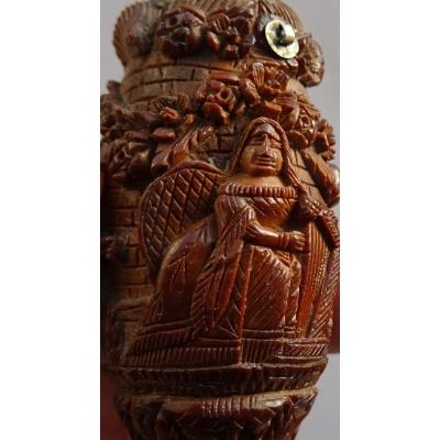 Corozo Shake Snuffbox - The Harp Player