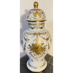 Covered Porcelain Vase With Gilt Musical Trophies, 19th Century