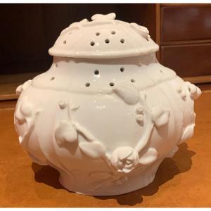 Pot Pourri Porcelain From Saint Cloud 1740