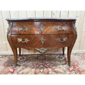 Commode De Style Louis XV En Marqueterie 