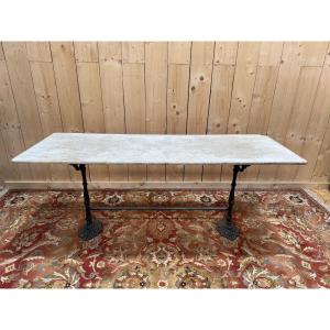 Bistro Table In Cast Iron And White Carrara Marble