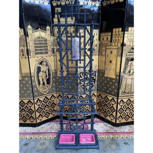 Locker Room In Cast Iron Deville & Pailette Charleville