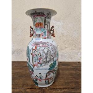 20th Century Chinese Vase With Rotating Decoration
