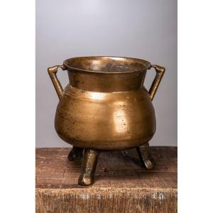 Bronze Pot, 16th Century.