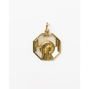 Art Deco Virgin Mary Medal Pendant In Yellow Gold And Mother Of Pearl