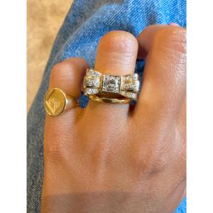 Yellow Gold Tank Ring With Bow And Diamonds