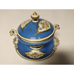 Hard Porcelain Broth – Paris – 19th Century.