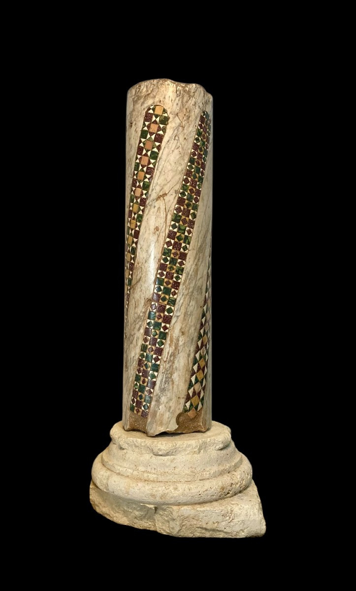 3° quarto del XII secolo - Italia centrale - Frammento superiore di colonna Cosmatesca