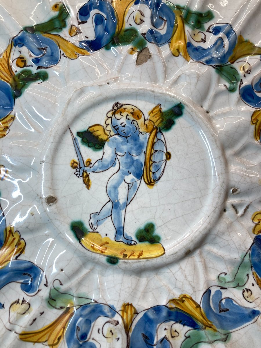 Deruta - II metà del XVI sec. - Grande piatto da parata in maiolica con putto e motivi vegetali-photo-2
