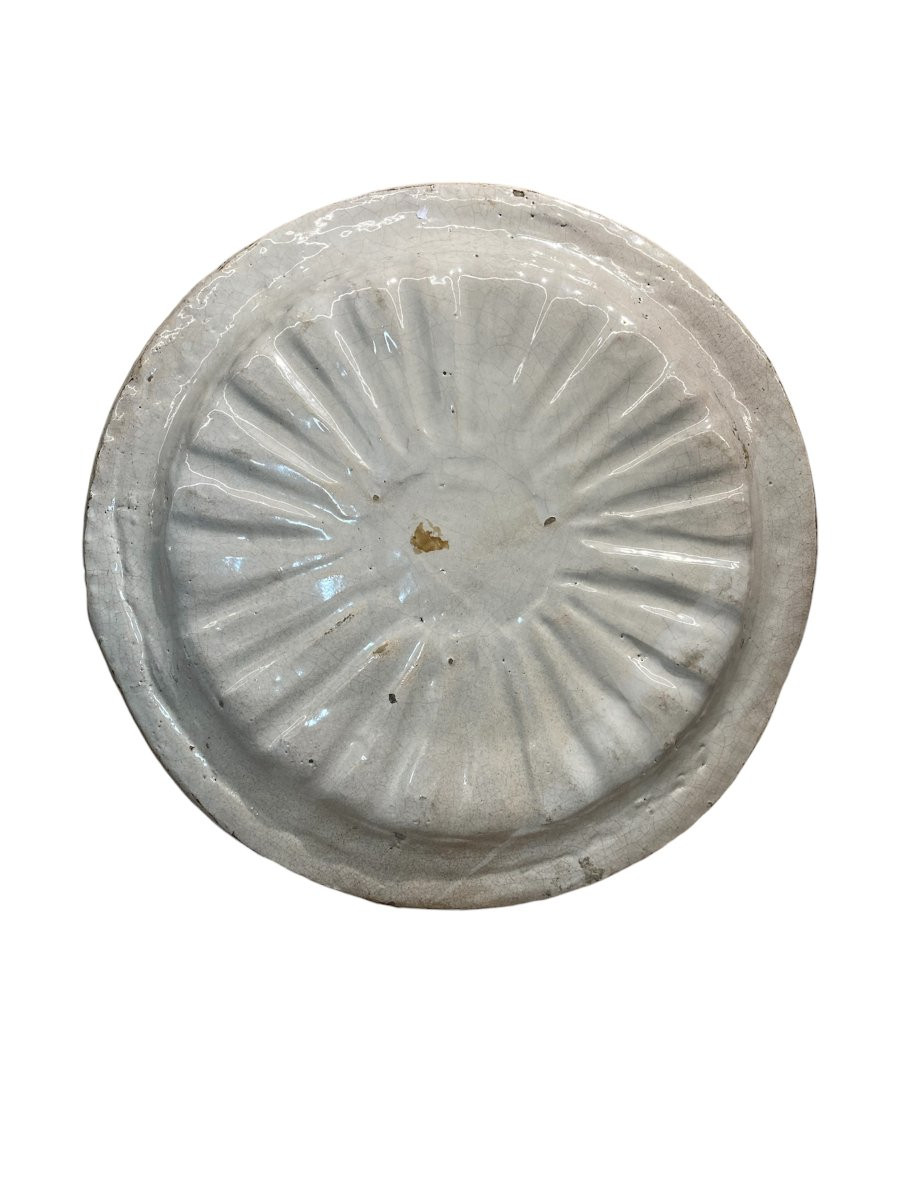 Deruta - II metà del XVI sec. - Grande piatto da parata in maiolica con putto e motivi vegetali-photo-5