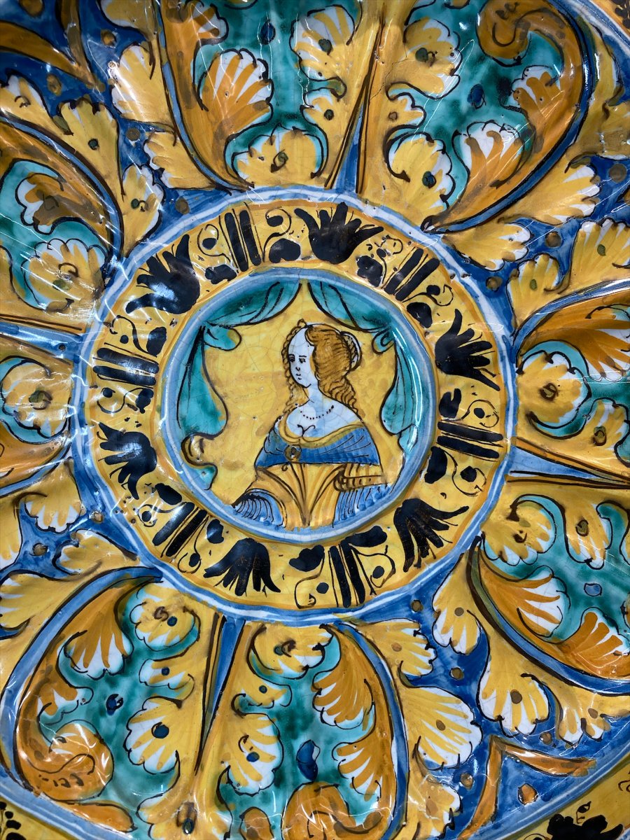 Deruta - II metà del XVI sec. - Piatto da parata in maiolica con Dama e motivi vegetali-photo-2