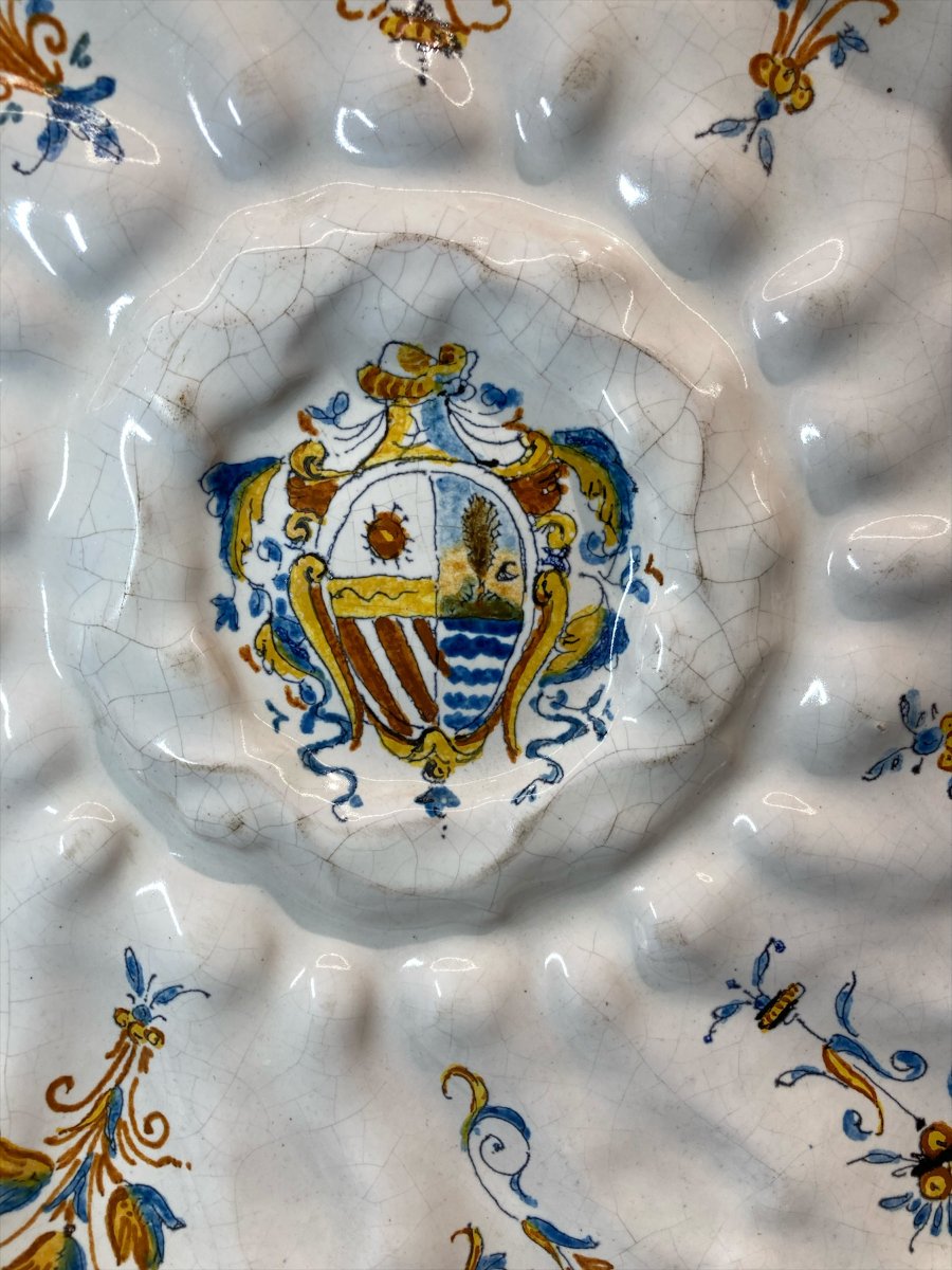 Faenza - II metà del XVI sec. - Piatto da parata in maiolica con stemma e decorazioni -photo-4