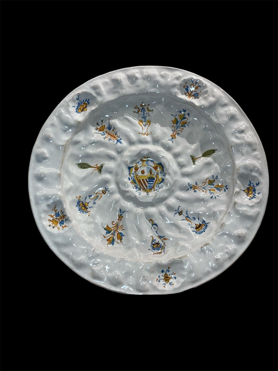 Faenza - II metà del XVI sec. - Piatto da parata in maiolica con stemma e decorazioni -photo-2