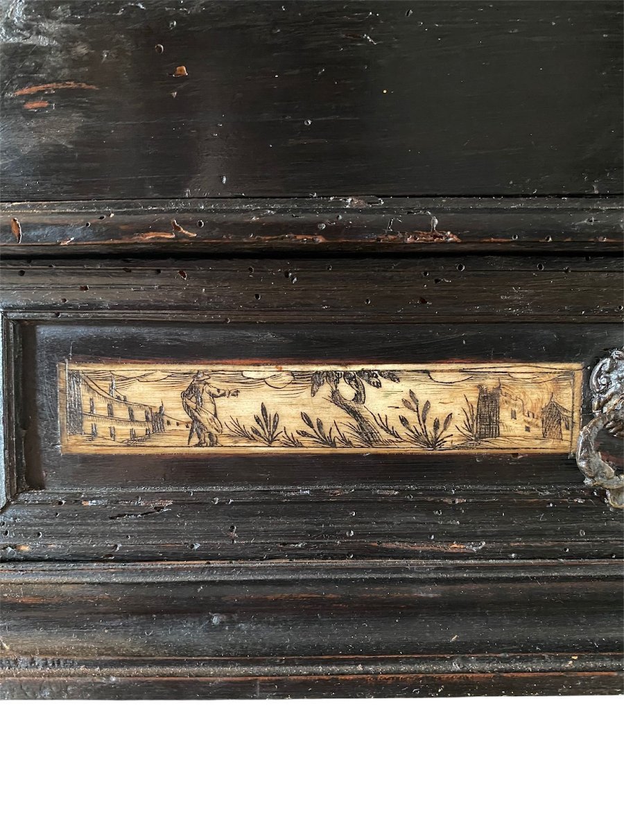 XVII secolo - Liguria - Stipo monetiere in legno ebanizzato con intarsi in osso-photo-7